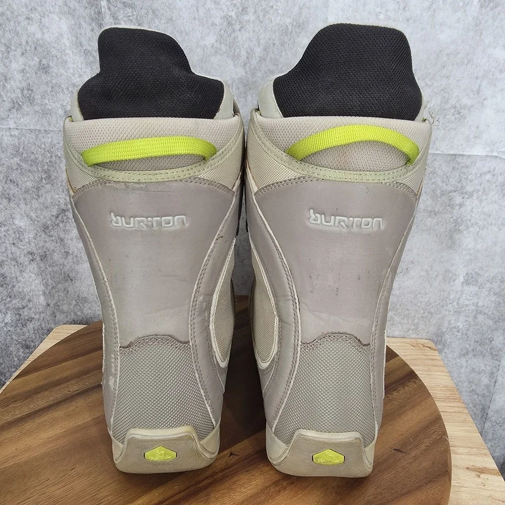 Burton breed snowboard